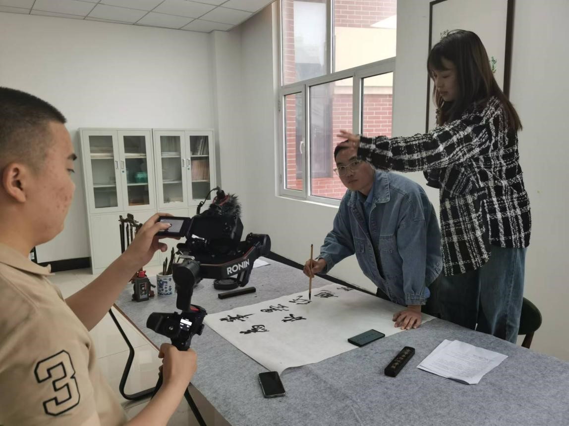 1716367406664410.jpg 蓝桥02.jpg